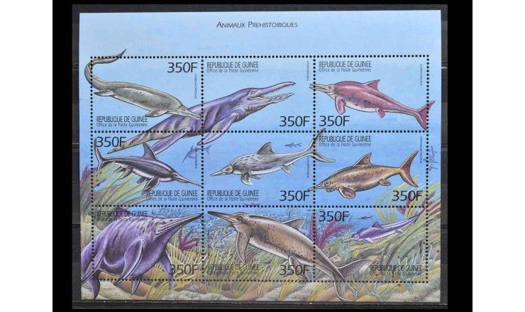 Гвинея 1999 г. "Динозавры и доисторические животные" 