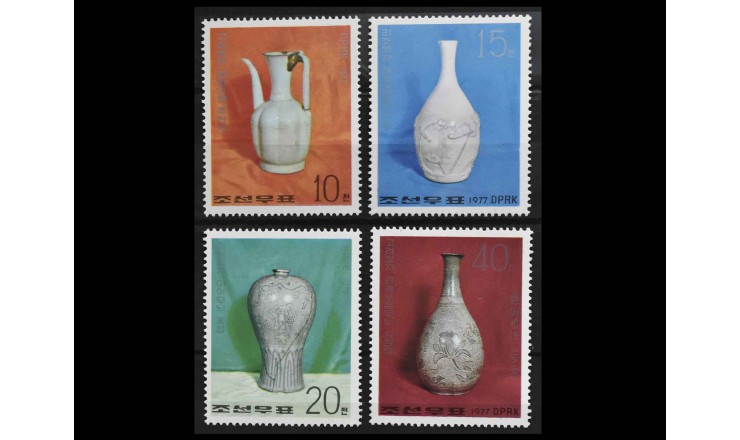 Северная Корея 1977 г. "Фарфоровые вазы"