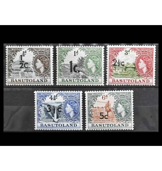Басутоленд 1954 г. "Королева Елизавета II и местные мотивы" (надпечатка) Басутоленд 1954 г. "Королева Елизавета II и местные мотивы" (надпечатка)