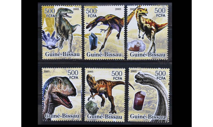 Гвинея-Бисау 2005 г. "Динозавры и минералы"