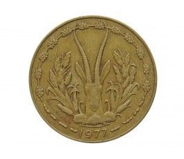 Западно-Африканские штаты 10 франков 1977 г.