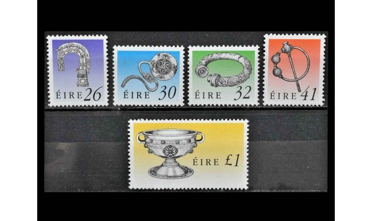 Ирландия 1990 г. "Сокровища ирландского искусства"